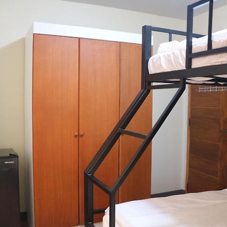 Anicia Guesthouse Rooms Paranaque City Ngoại thất bức ảnh