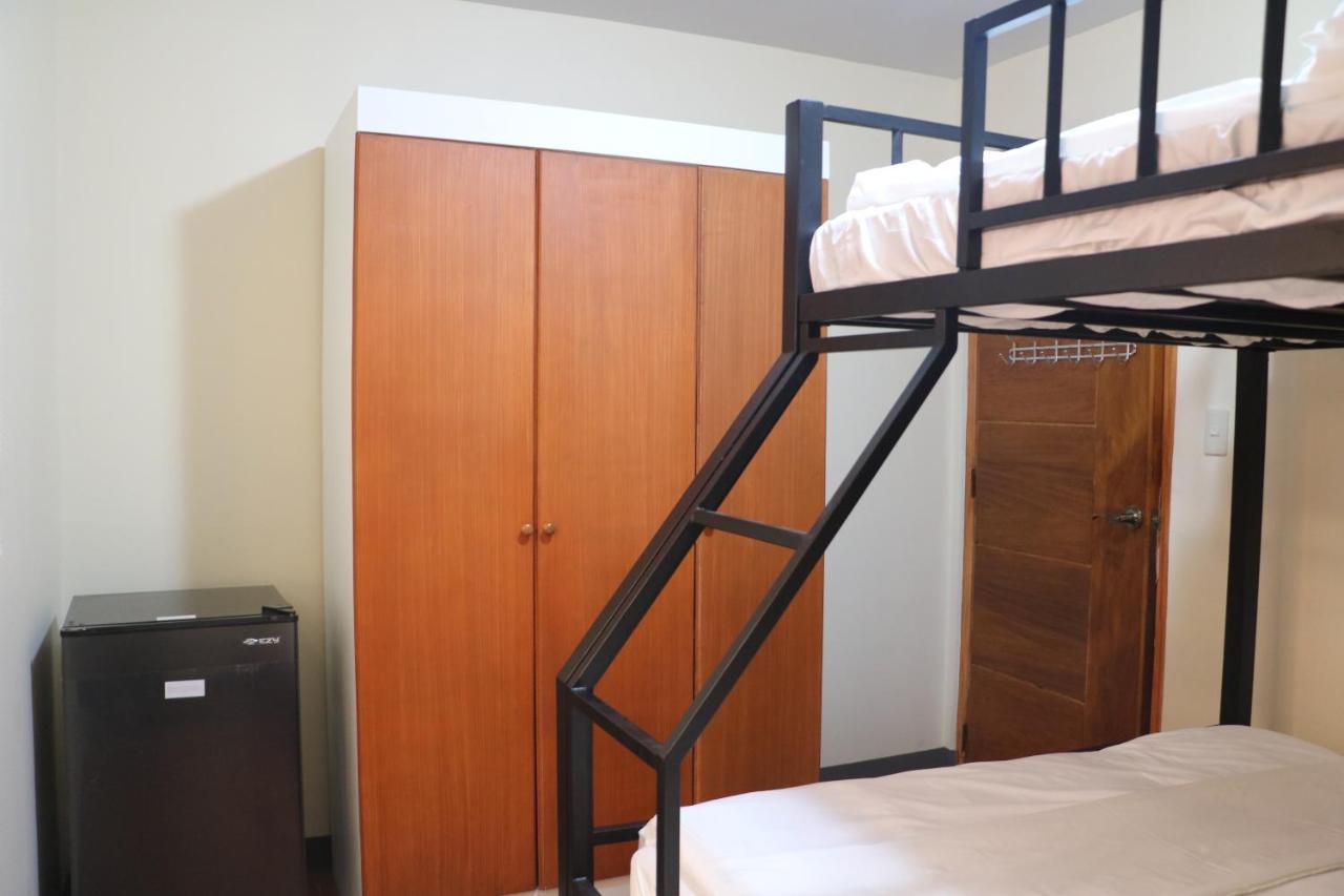 Anicia Guesthouse Rooms Paranaque City Ngoại thất bức ảnh