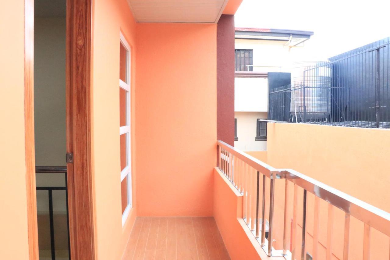 Anicia Guesthouse Rooms Paranaque City Ngoại thất bức ảnh
