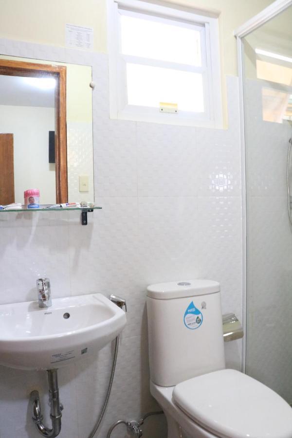 Anicia Guesthouse Rooms Paranaque City Ngoại thất bức ảnh